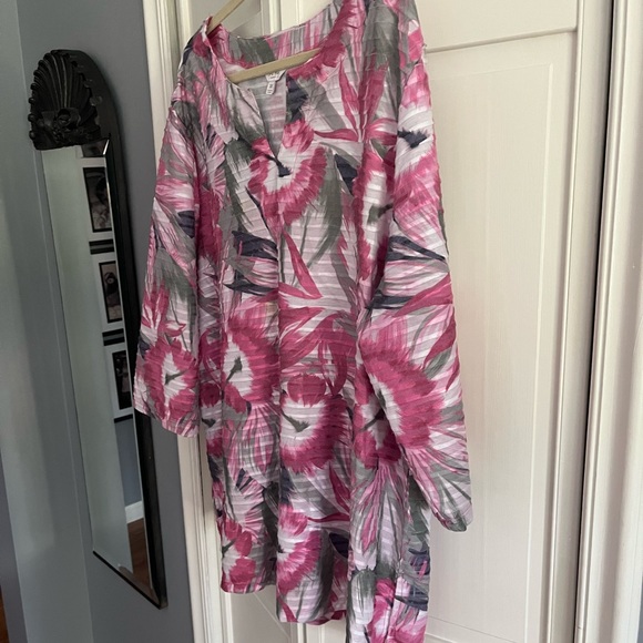 Woman’s 3x Coral Bay top $10 - Picture 2 of 6